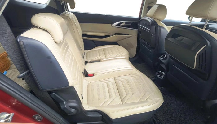 2022 KIA CARENS LUXURY 1.4 PETROL 7 STR, Petrol, Manual, 38,126 km, interior