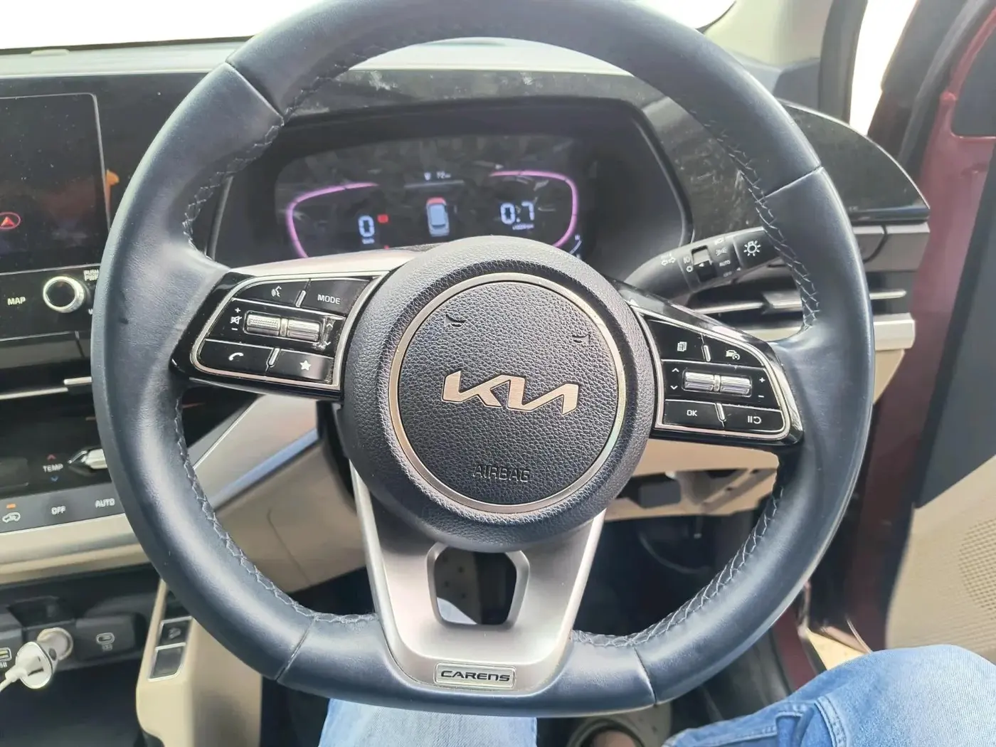 2022 KIA CARENS LUXURY 1.4 PETROL 7 STR, Petrol, Manual, 38,126 km, interior