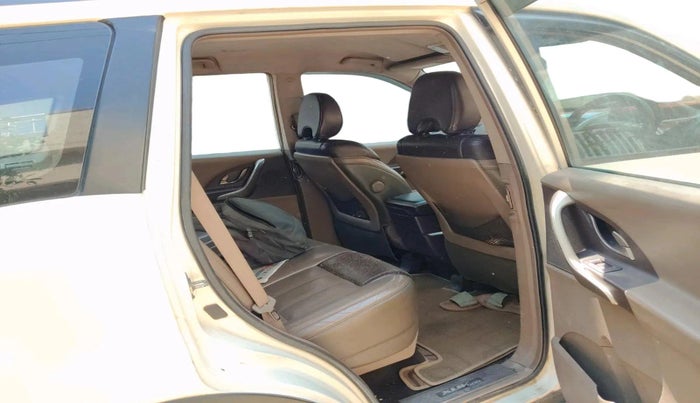 2012 Mahindra XUV500 W8, Diesel, Manual, 1,45,632 km, interior