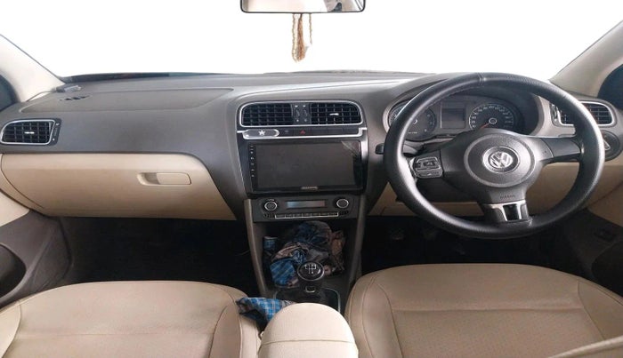 2013 Volkswagen Vento HIGHLINE 1.6 MPI, Petrol, Manual, 64,192 km, interior