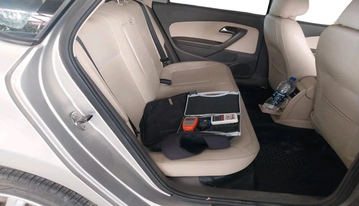 2013 Volkswagen Vento HIGHLINE 1.6 MPI, Petrol, Manual, 64,192 km, interior