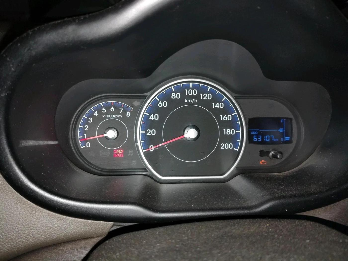 2015 Hyundai i10 SPORTZ 1.1, Petrol, Manual, 63,107 km, interior