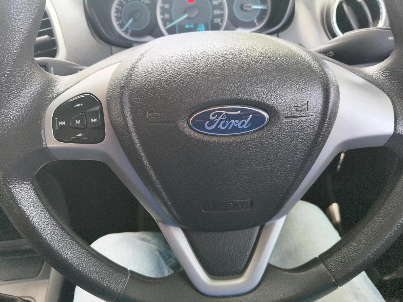 2016 Ford New Figo TITANIUM 1.2 PETROL MT, Petrol, Manual, 75,853 km, interior