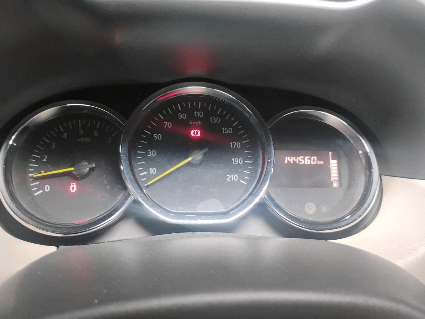 2015 Renault Duster 85 PS RXL DIESEL, Diesel, Manual, 1,44,560 km, interior