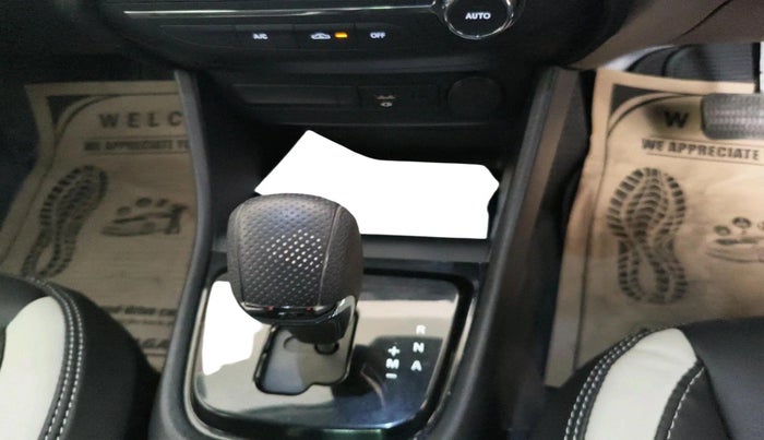 2021 Tata PUNCH CREATIVE AMT 1.2 RTN DUAL TONE, Petrol, Automatic, 40,984 km, interior