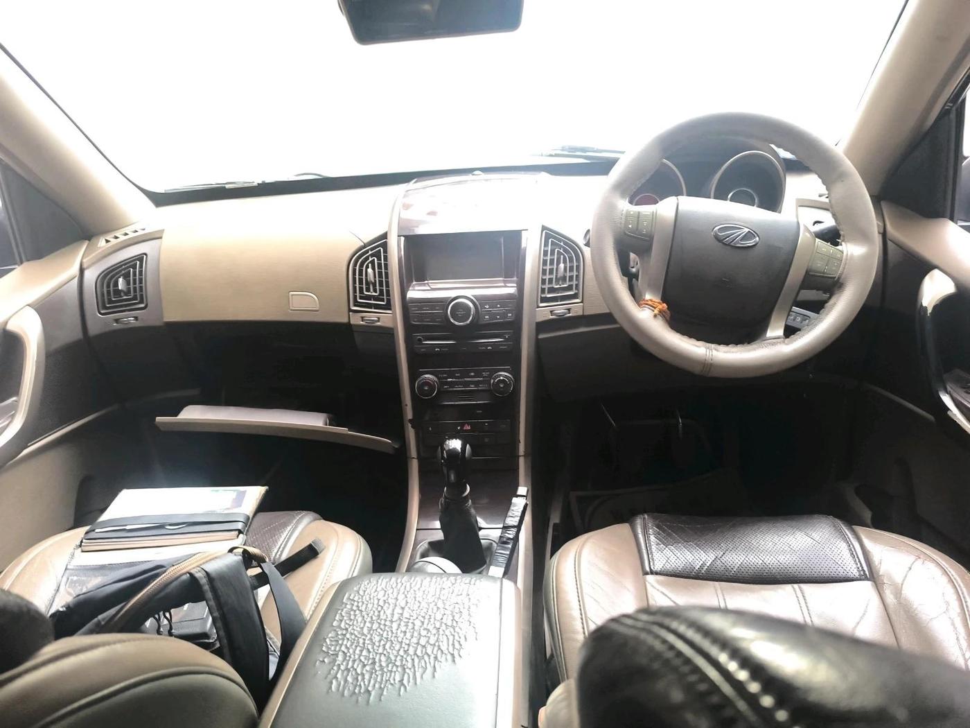2012 Mahindra XUV500 W8, Diesel, Manual, 2,40,735 km, interior