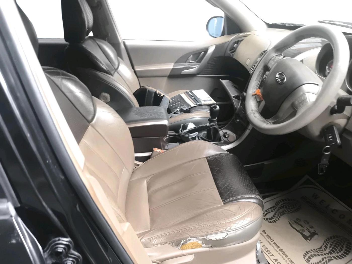 2012 Mahindra XUV500 W8, Diesel, Manual, 2,40,735 km, interior