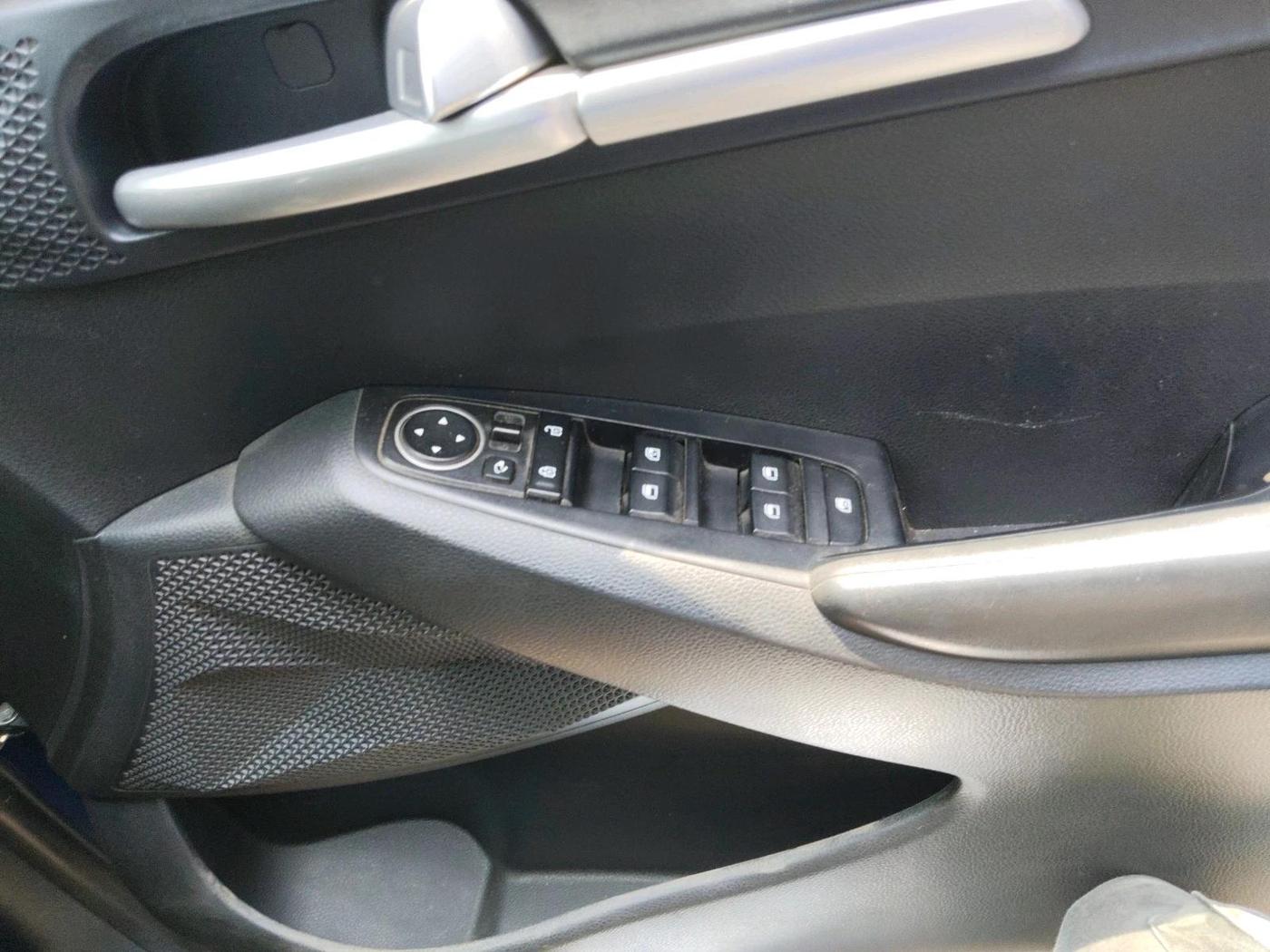 2019 KIA SELTOS HTK PLUS 1.5, Petrol, Manual, 98,299 km, interior