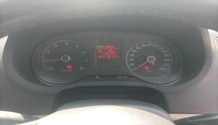 2014 Volkswagen Polo HIGHLINE1.2L, Petrol, Manual, 66,134 km, interior