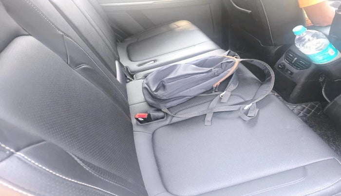 2019 Tata Hexa XTA 4X2 7 STR, Diesel, Automatic, 81,956 km, interior