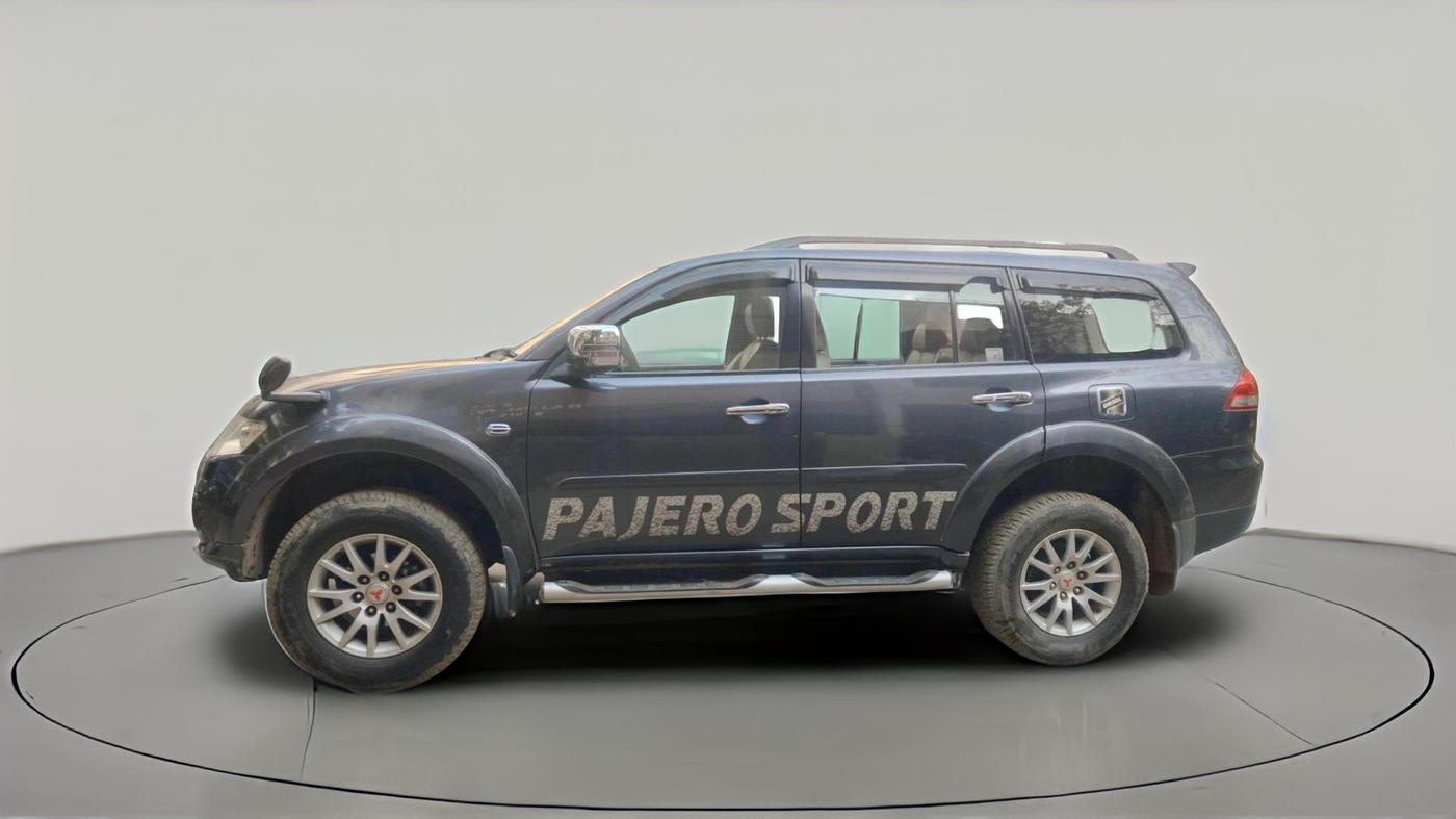 2015 Mitsubishi Pajero Sport 2.5 AT 4X2, Diesel, Automatic, 1,09,140 km, exterior