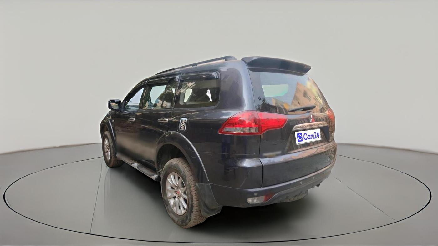 2015 Mitsubishi Pajero Sport 2.5 AT 4X2, Diesel, Automatic, 1,09,140 km, exterior