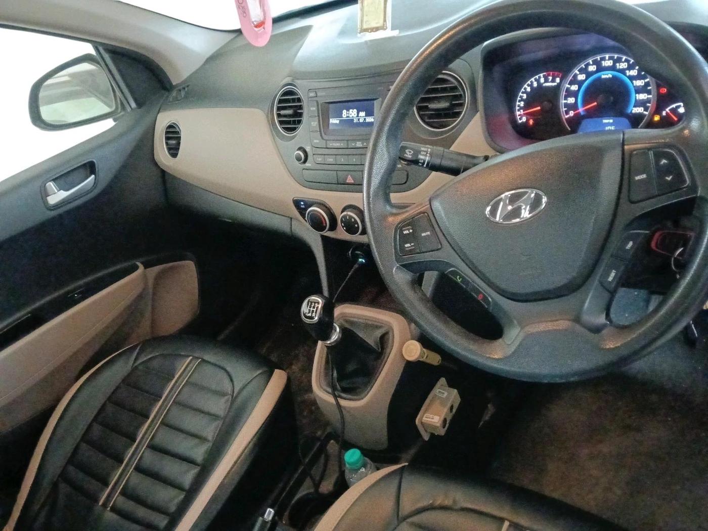 2016 Hyundai Grand i10 SPORTZ 1.2 KAPPA VTVT, Petrol, Manual, 48,983 km, interior