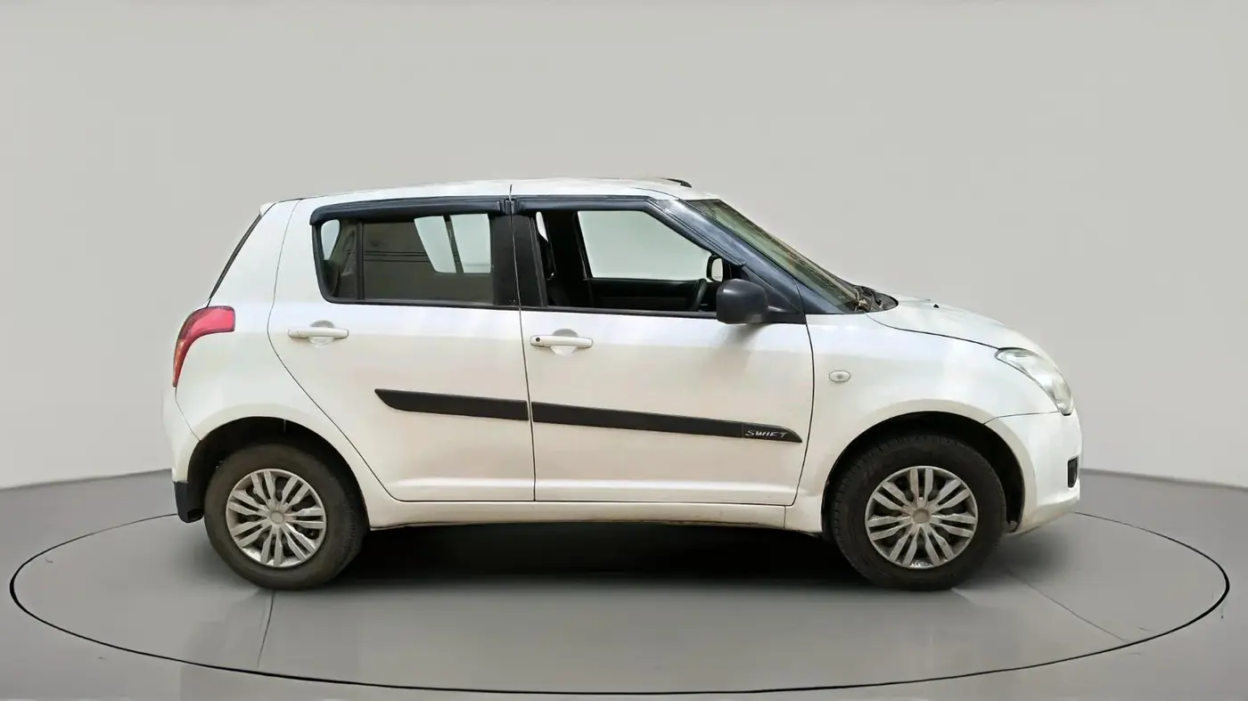2009 Maruti Swift VXI 1.3, Petrol, Manual, 1,05,590 km, exterior