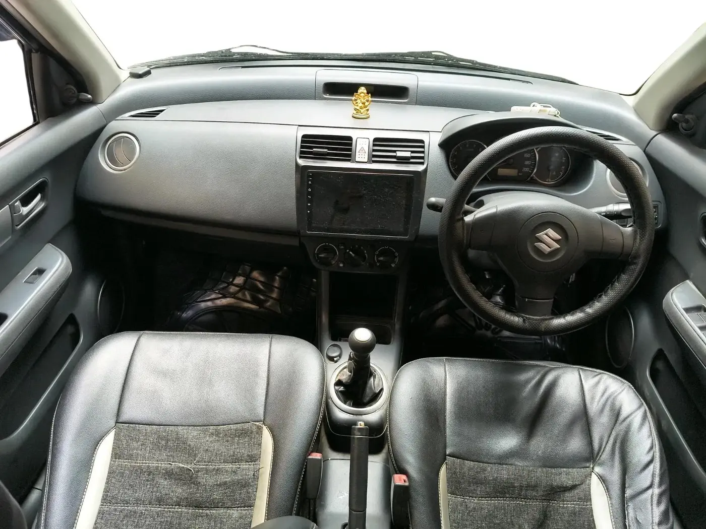 2009 Maruti Swift VXI 1.3, Petrol, Manual, 1,05,590 km, interior