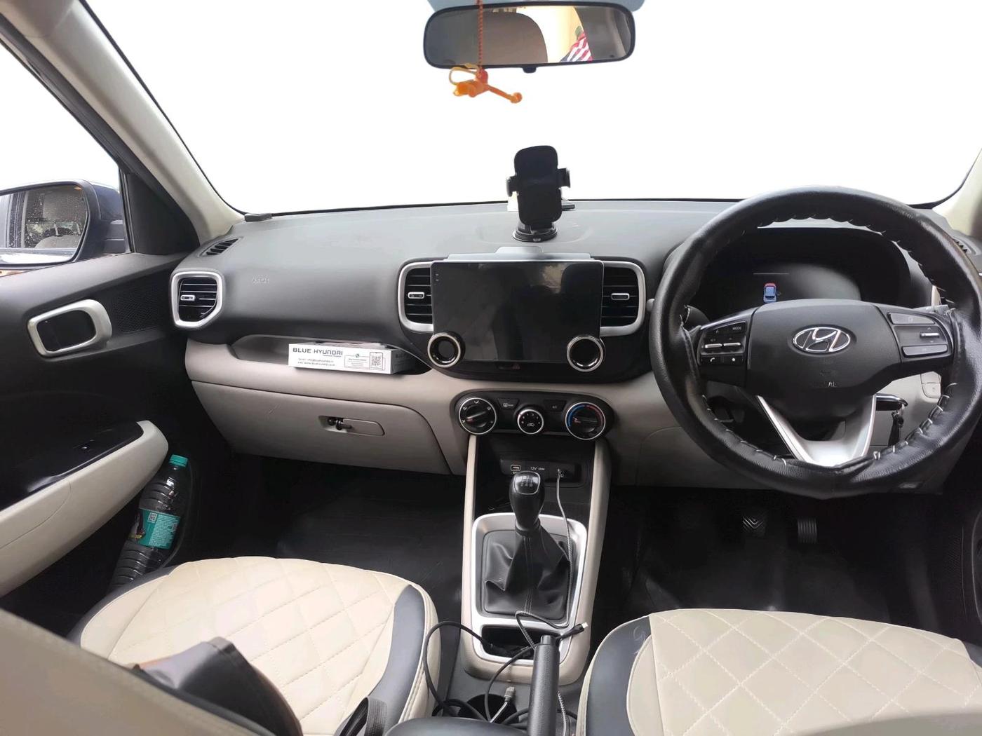 2022 Hyundai VENUE S(O) 1.2, Petrol, Manual, 88,070 km, interior