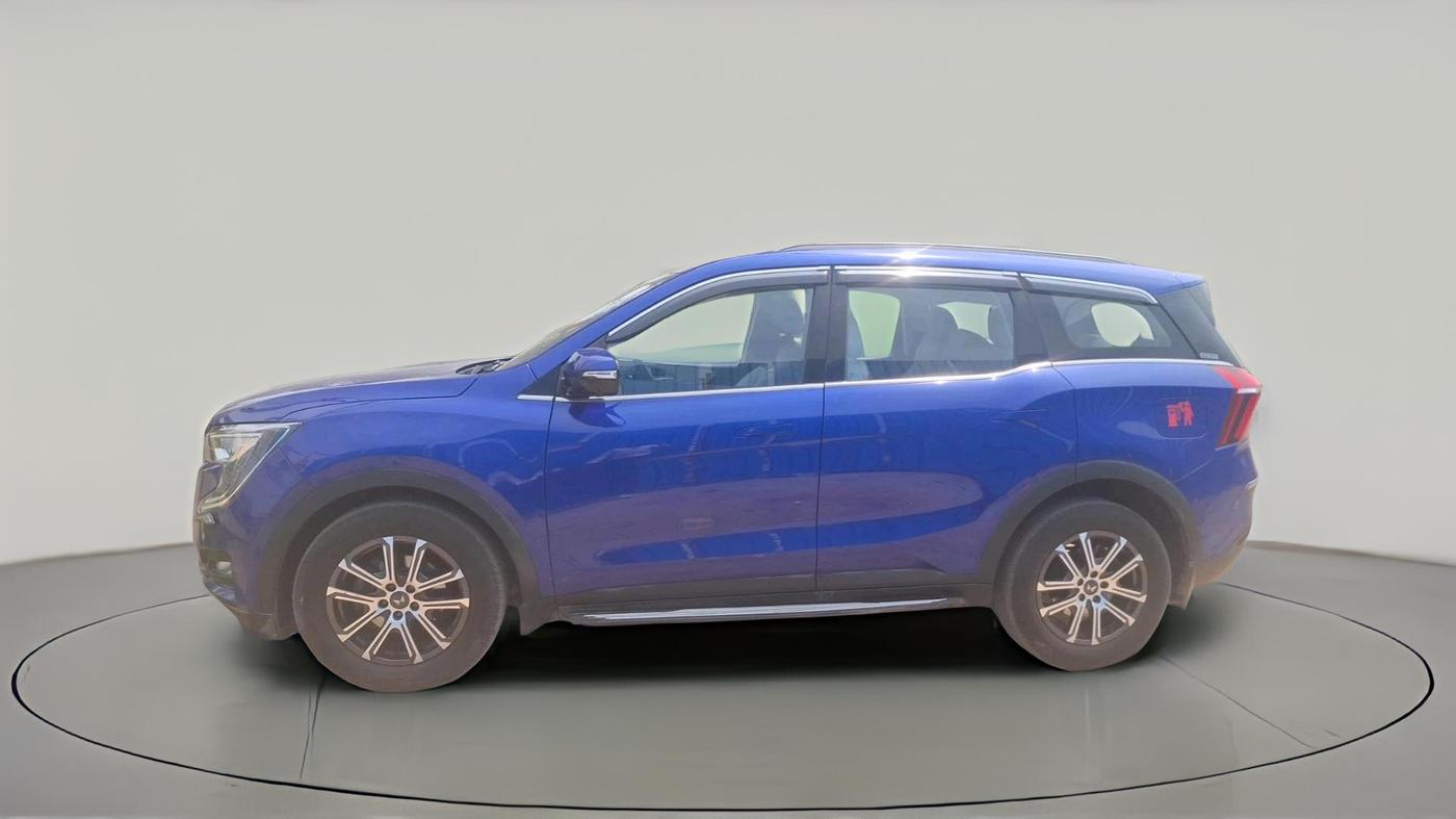 2023 Mahindra XUV700 AX 7 LUXURY P AT 7 STR, Petrol, Automatic, 28,373 km, exterior