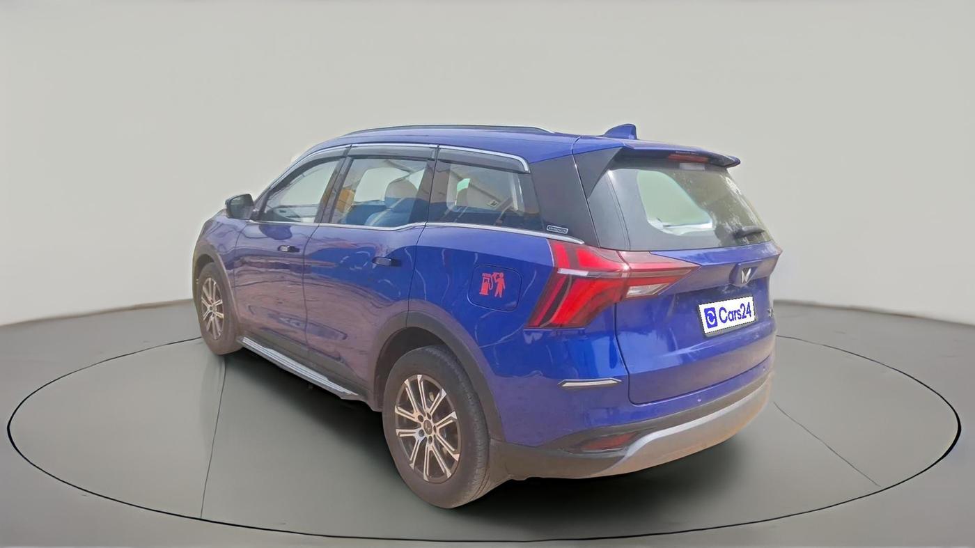 2023 Mahindra XUV700 AX 7 LUXURY P AT 7 STR, Petrol, Automatic, 28,373 km, exterior
