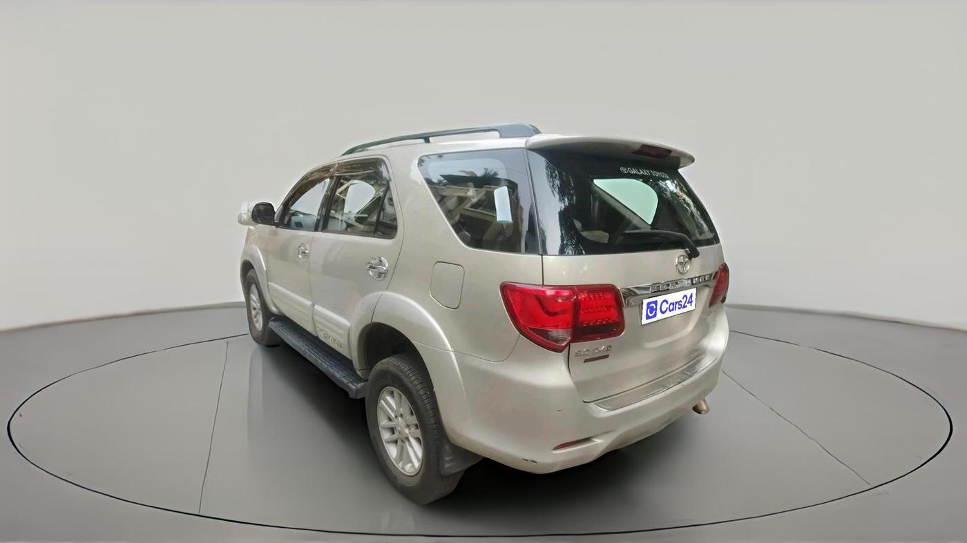2013 Toyota Fortuner 3.0 4X2 AT, Diesel, Automatic, 1,11,784 km, exterior