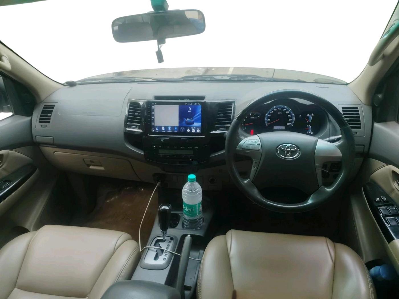 2013 Toyota Fortuner 3.0 4X2 AT, Diesel, Automatic, 1,11,784 km, interior