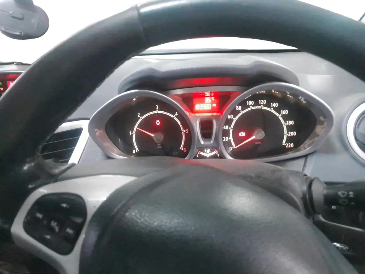 2011 Ford Fiesta TITANIUM DIESEL, Diesel, Manual, 1,85,000 km, interior