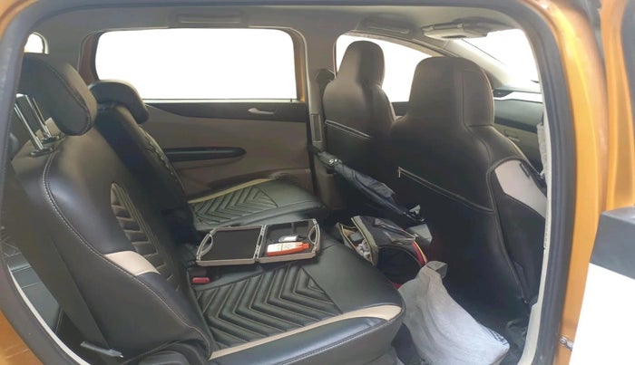 2024 Renault TRIBER RXZ AMT, Petrol, Automatic, 17,444 km, interior