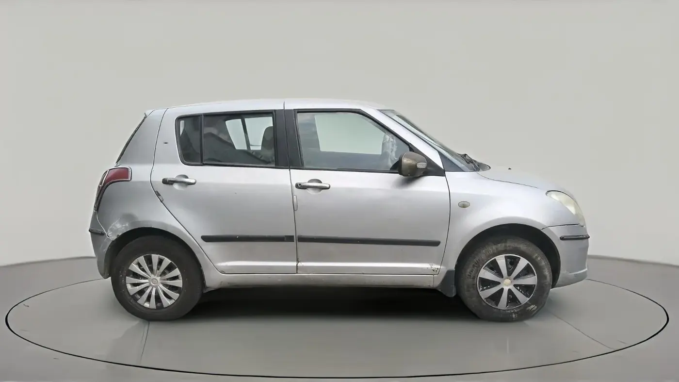 2005 Maruti Swift LXI 1.3, Petrol, Manual, 1,34,586 km, exterior