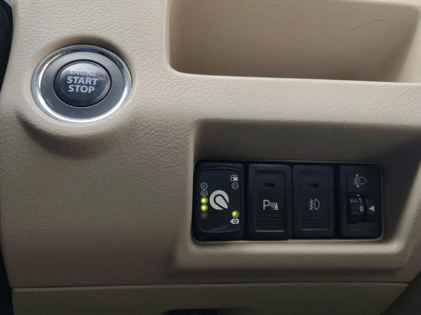 2016 Maruti Ciaz ZXI AT, CNG, Automatic, 98,632 km, interior
