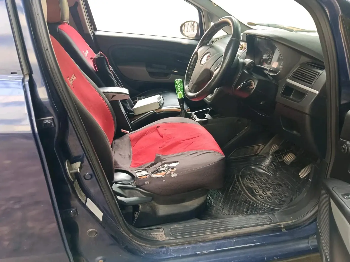 2012 Fiat Grand Punto ACTIVE 1.3, Diesel, Manual, 93,612 km, interior