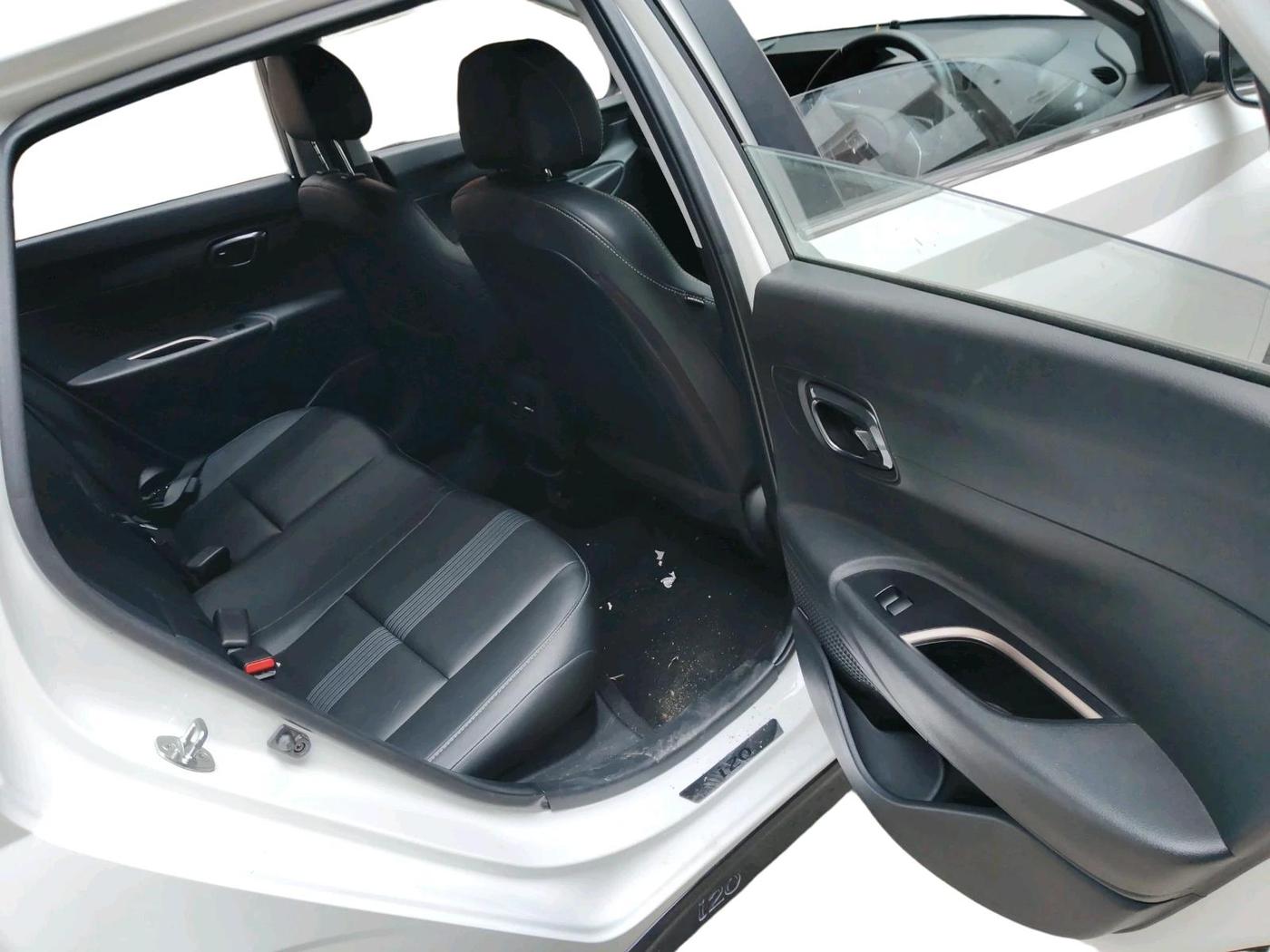 2023 Hyundai NEW I20 ASTA (O) 1.0 TURBO GDI DCT, Petrol, Automatic, 11,283 km, interior