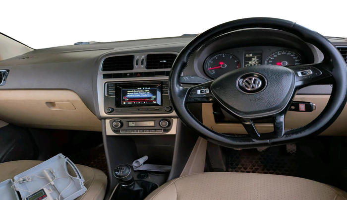 2017 Volkswagen Vento HIGHLINE 1.6 MPI, Petrol, Manual, 1,80,007 km, interior