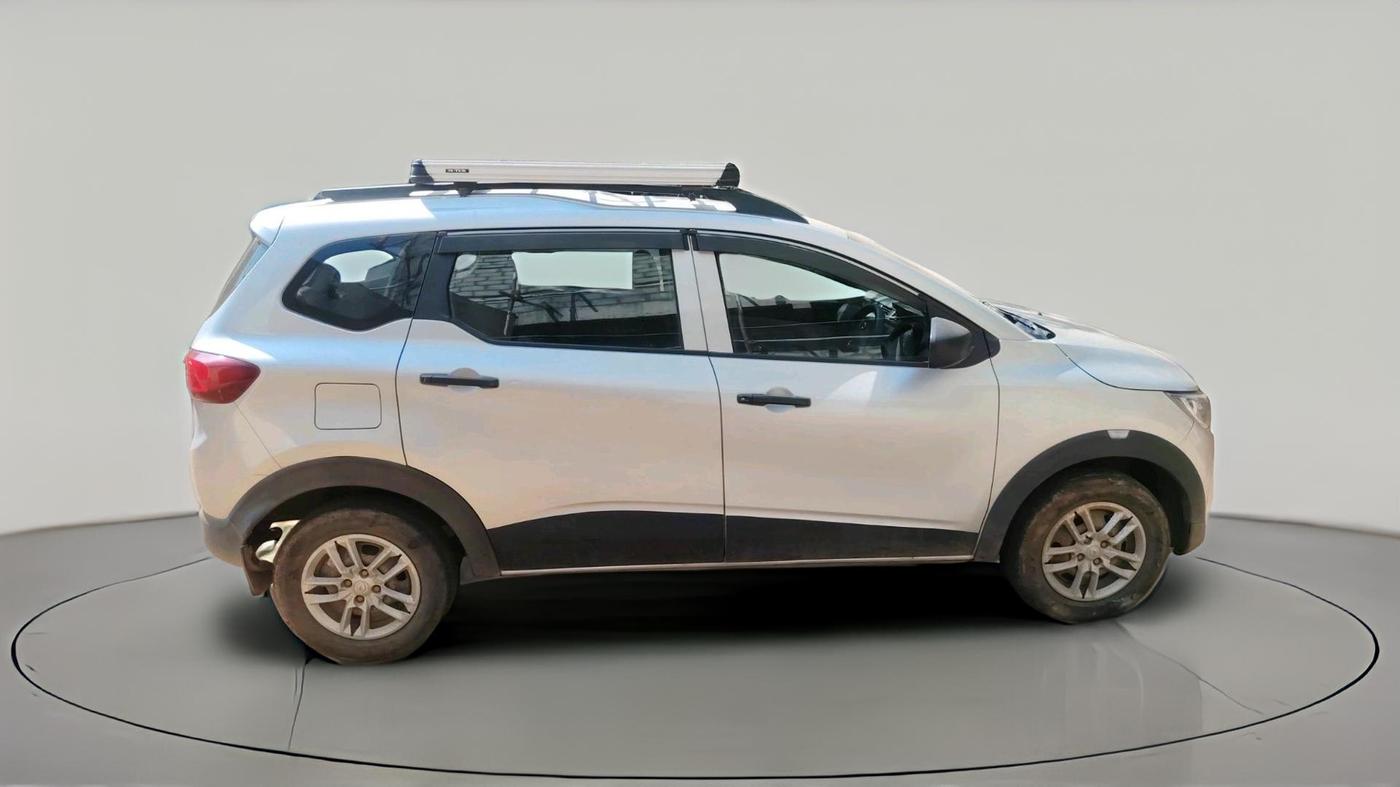 2022 Renault TRIBER RXL MT, Petrol, Manual, 70,952 km, exterior