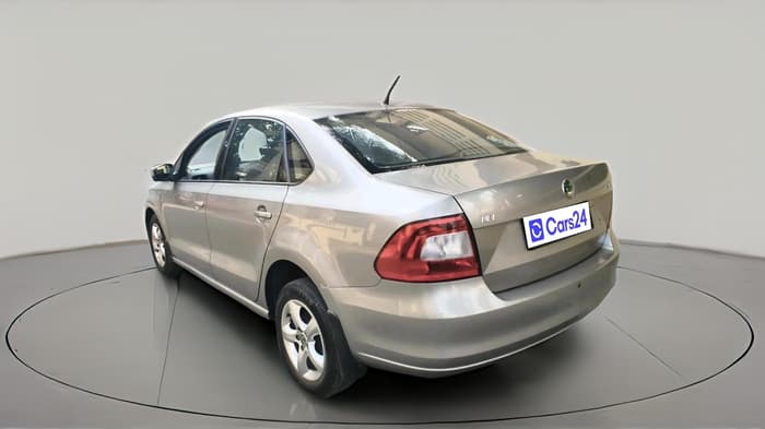 2012 Skoda Rapid ELEGANCE 1.6 MPI MT, Petrol, Manual, 79,086 km, exterior