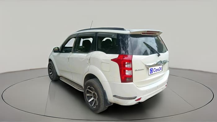 2017 Mahindra XUV500 W4, Diesel, Manual, 94,850 km, exterior
