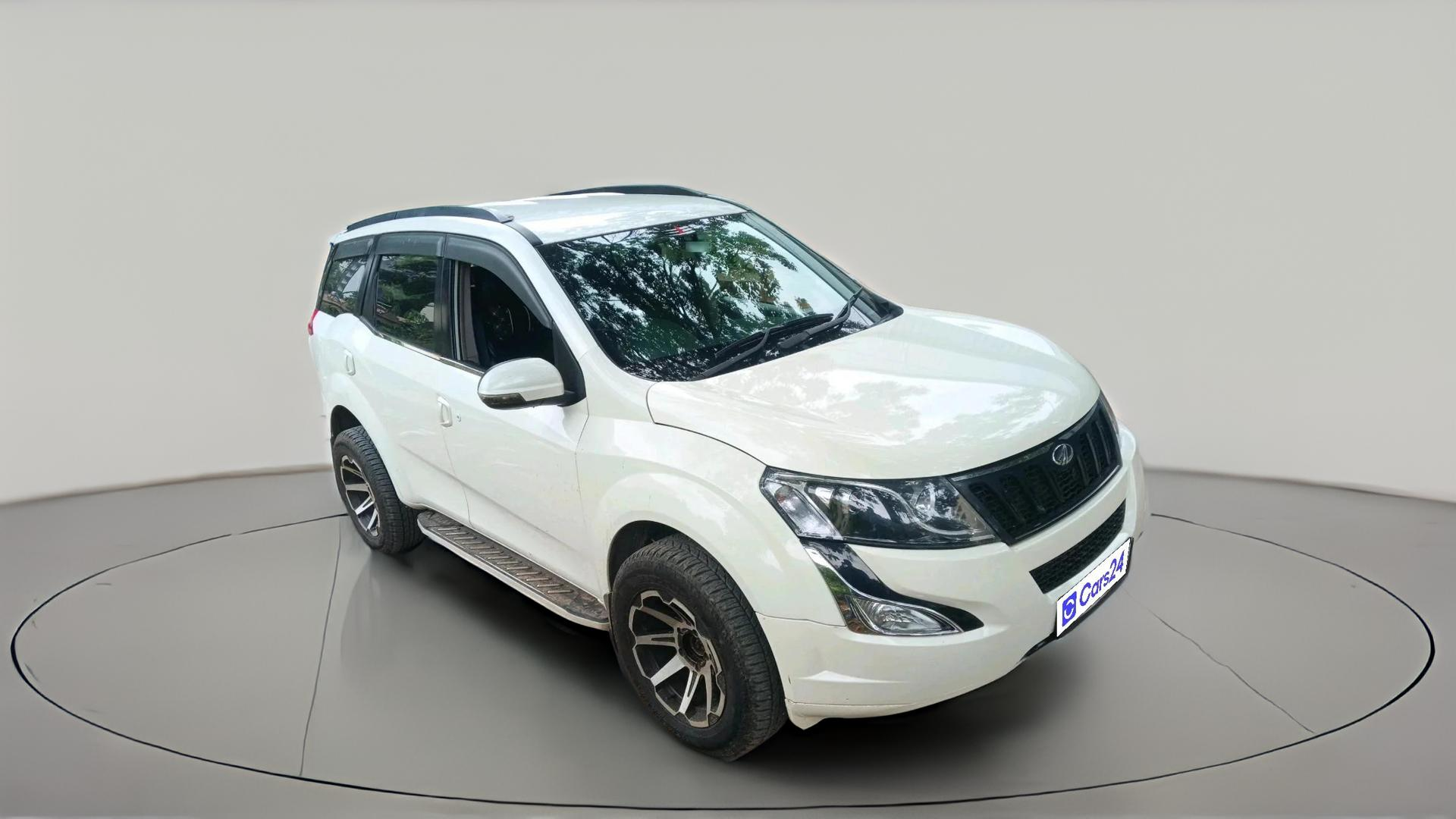 2017 Mahindra XUV500 W4