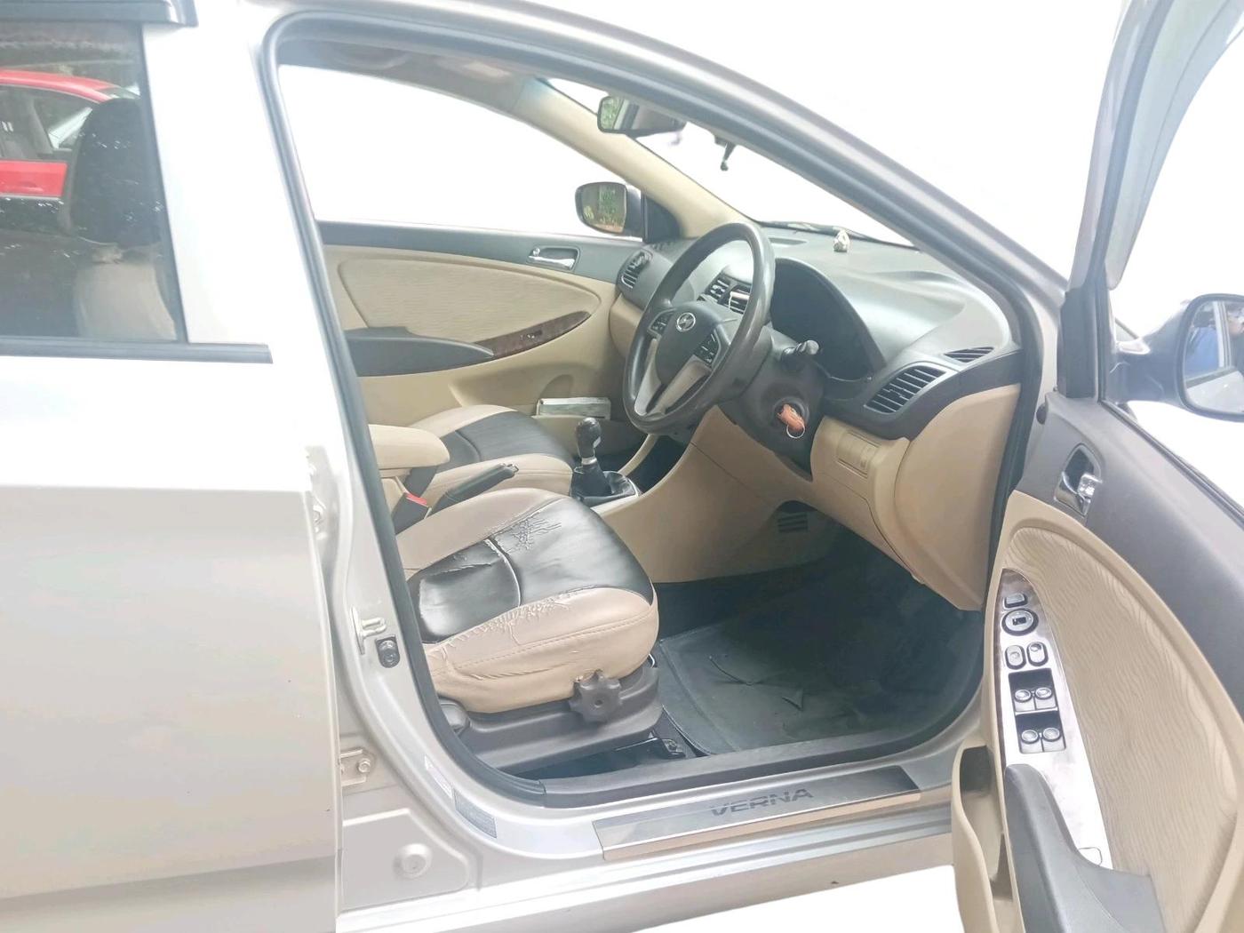 2014 Hyundai Verna FLUIDIC 1.6 CRDI SX, Diesel, Manual, 1,89,388 km, interior