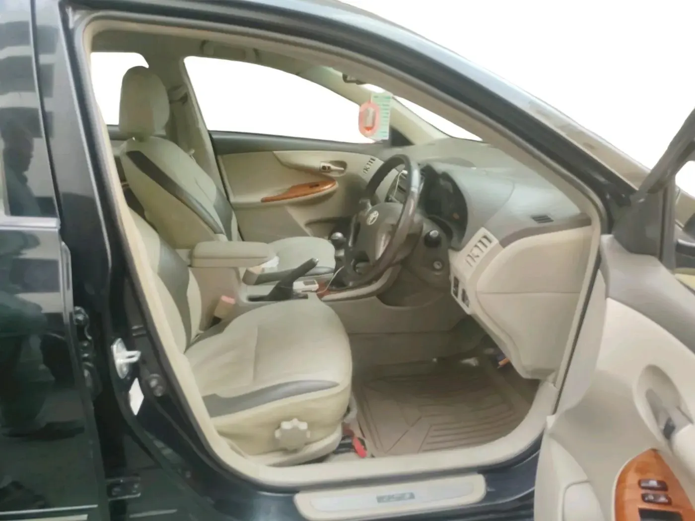 2011 Toyota Corolla Altis G PETROL, Petrol, Manual, 1,42,833 km, interior