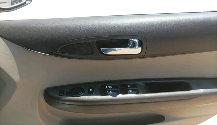 2011 Hyundai i20 SPORTZ 1.2, Petrol, Manual, 98,309 km, interior