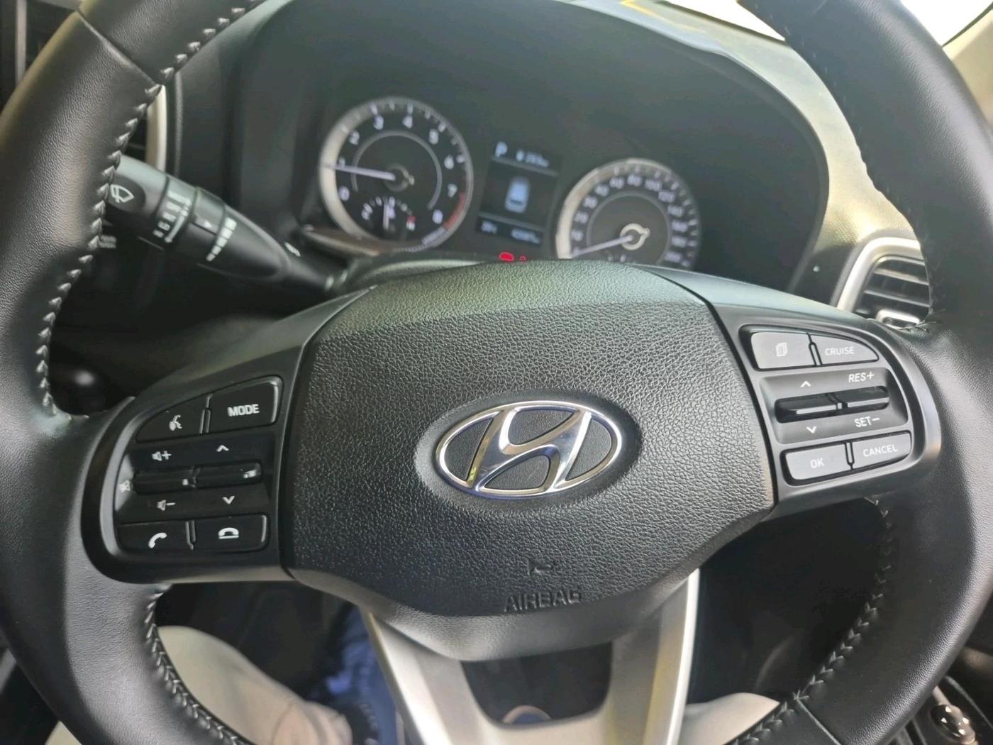 2019 Hyundai VENUE SX PLUS 1.0 TURBO DCT, Petrol, Automatic, 42,087 km, interior