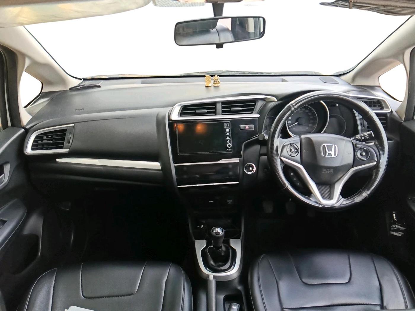 2017 Honda WR-V 1.5L I-DTEC VX MT, Diesel, Manual, 1,19,945 km, interior