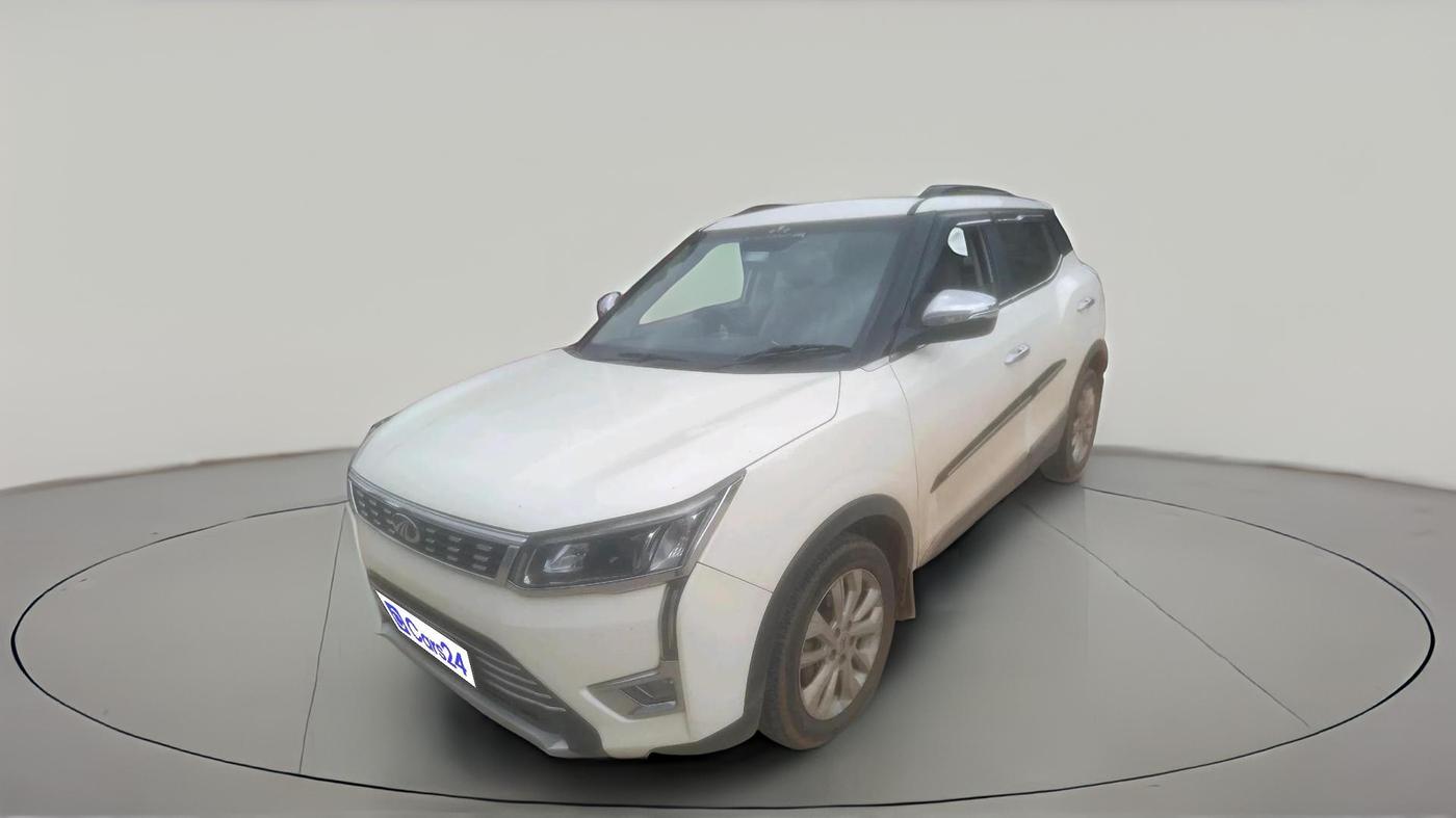2021 Mahindra XUV300 W8 1.5 DIESEL, Diesel, Manual, 1,36,255 km, exterior