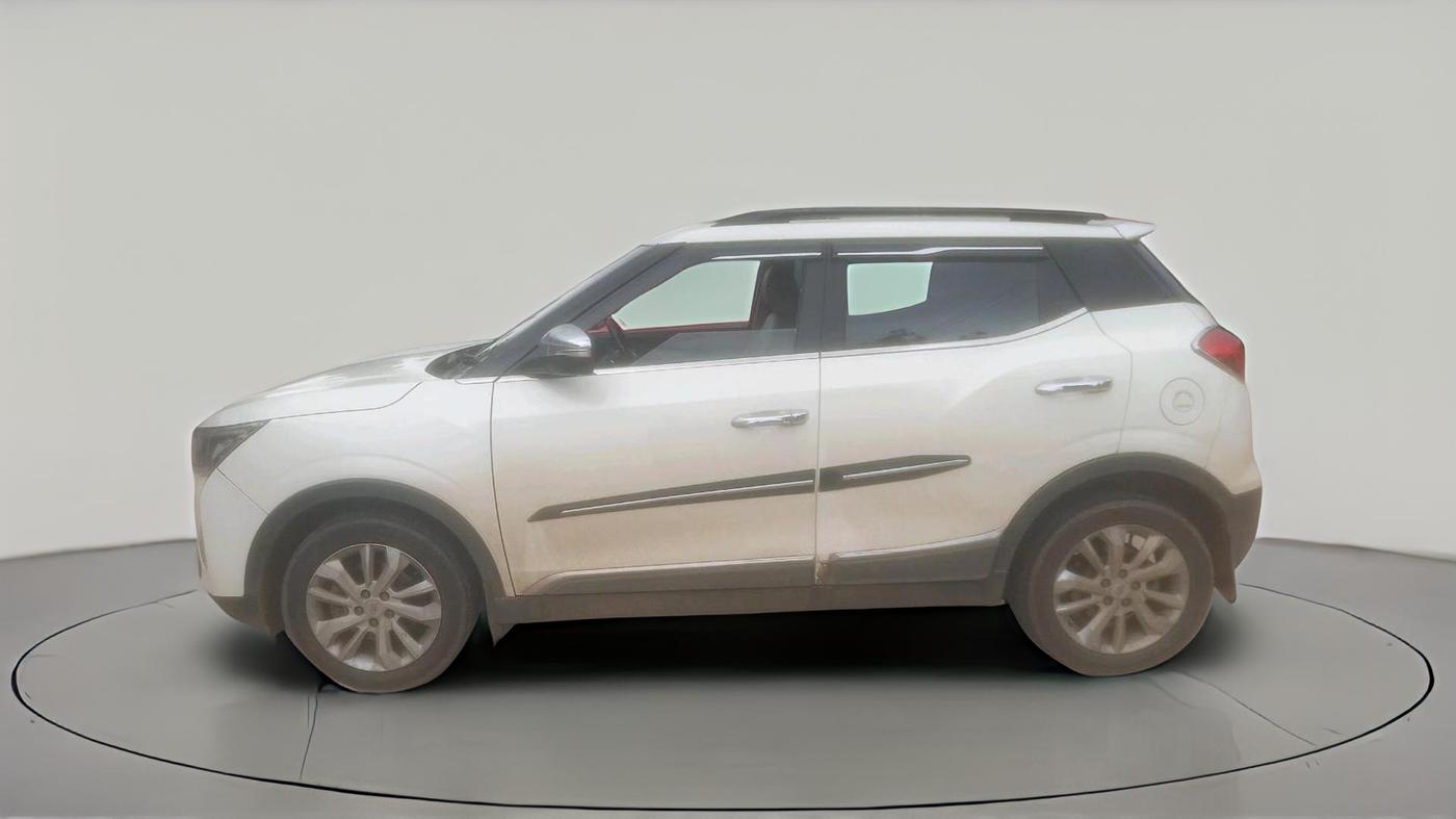 2021 Mahindra XUV300 W8 1.5 DIESEL, Diesel, Manual, 1,36,255 km, exterior