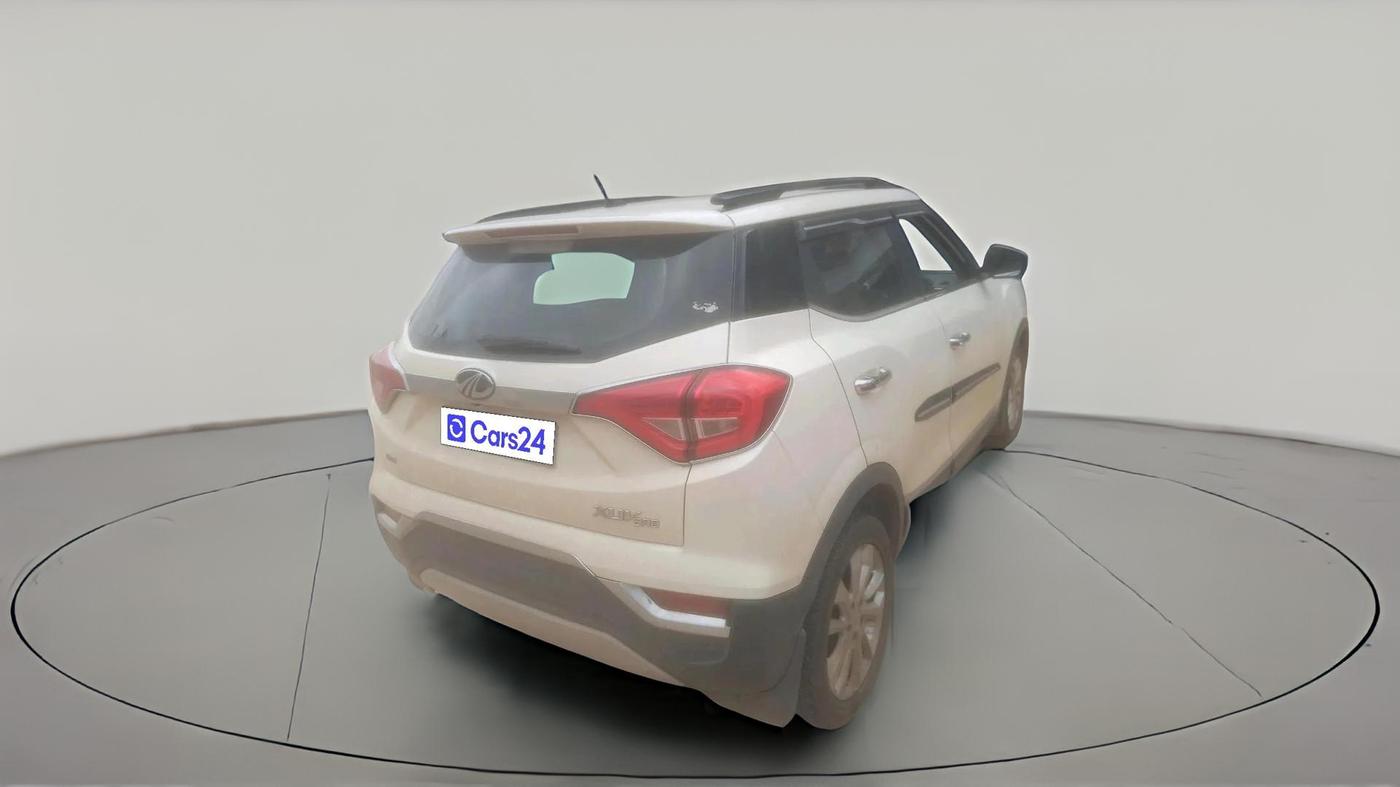 2021 Mahindra XUV300 W8 1.5 DIESEL, Diesel, Manual, 1,36,255 km, exterior