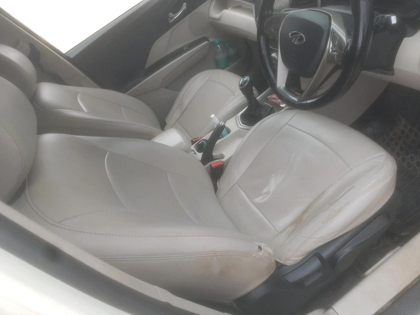2021 Mahindra XUV300 W8 1.5 DIESEL, Diesel, Manual, 1,36,255 km, interior