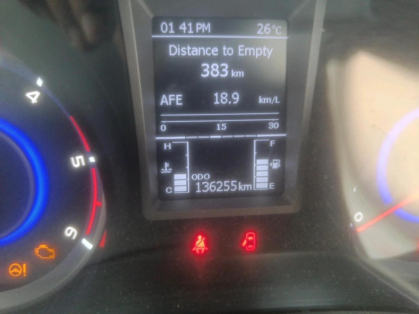 2021 Mahindra XUV300 W8 1.5 DIESEL, Diesel, Manual, 1,36,255 km, interior