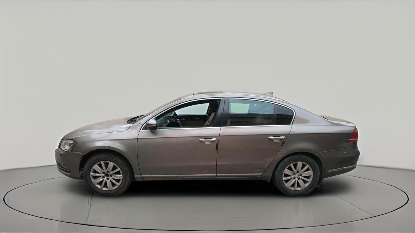 2011 Volkswagen Passat 2.0 PD DSG, Diesel, Automatic, 1,06,899 km, exterior