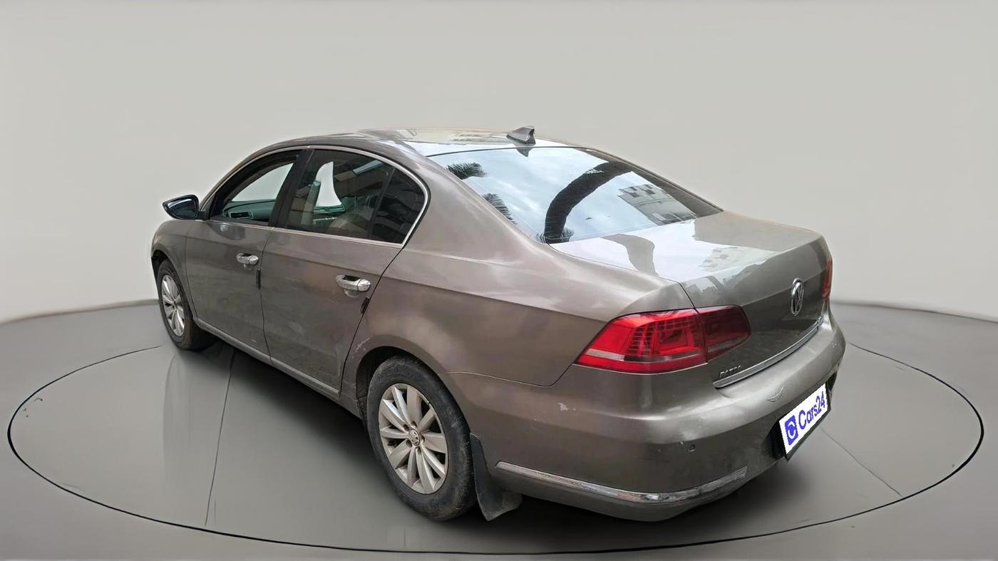 2011 Volkswagen Passat 2.0 PD DSG, Diesel, Automatic, 1,06,899 km, exterior