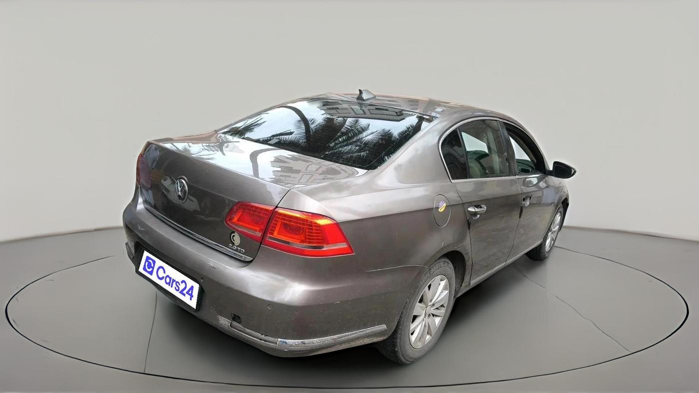 2011 Volkswagen Passat 2.0 PD DSG, Diesel, Automatic, 1,06,899 km, exterior