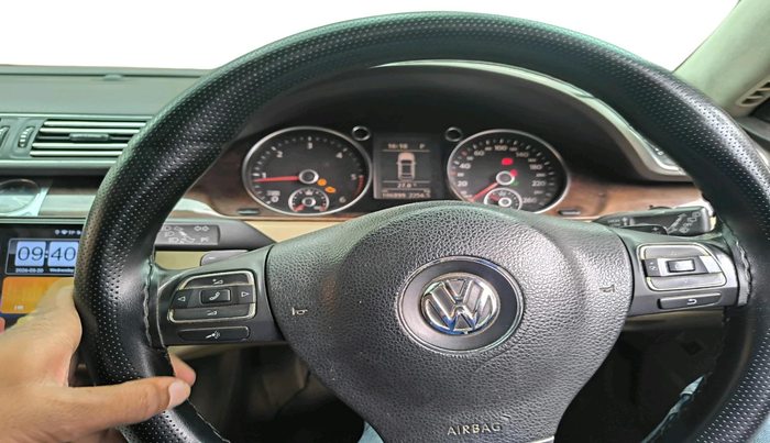 2011 Volkswagen Passat 2.0 PD DSG, Diesel, Automatic, 1,06,899 km, interior