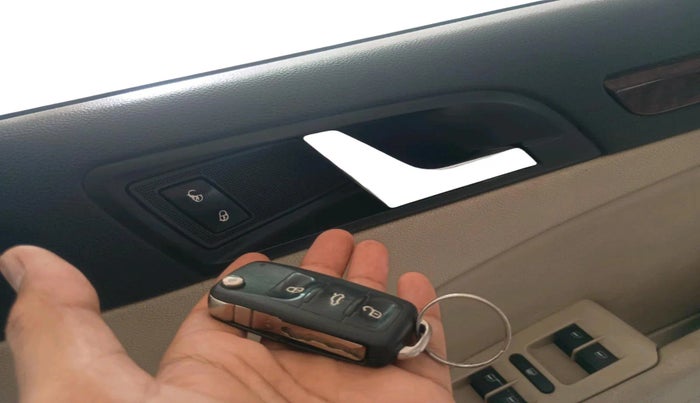 2012 Skoda Superb ELEGANCE 1.8 TSI MT, Petrol, Manual, 1,11,019 km, interior